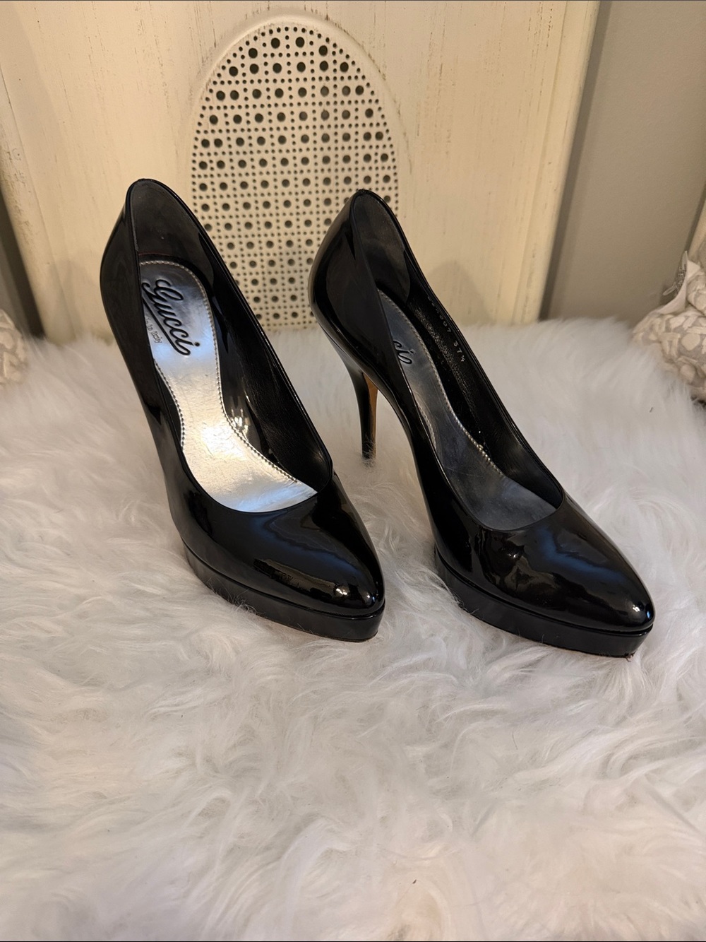 Gucci Black Patent Leather Pointed-Toe Stiletto Pumps37.5